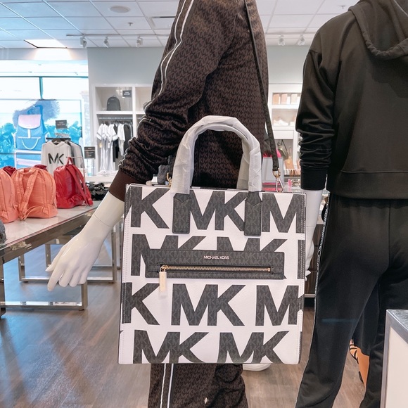 Michael Kors Kenly Large NS Tote - Picture 3 of 11